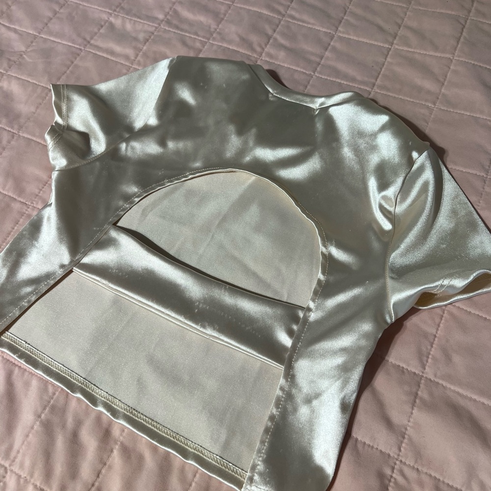 Gold Open Back Top - Picture 3 of 4